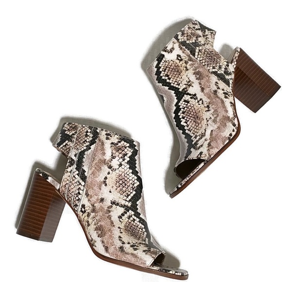 VINCE CAMUTO KENSLI SNAKESKIN OPEN TOE ANKLE BOOTS - Picture 3 of 9